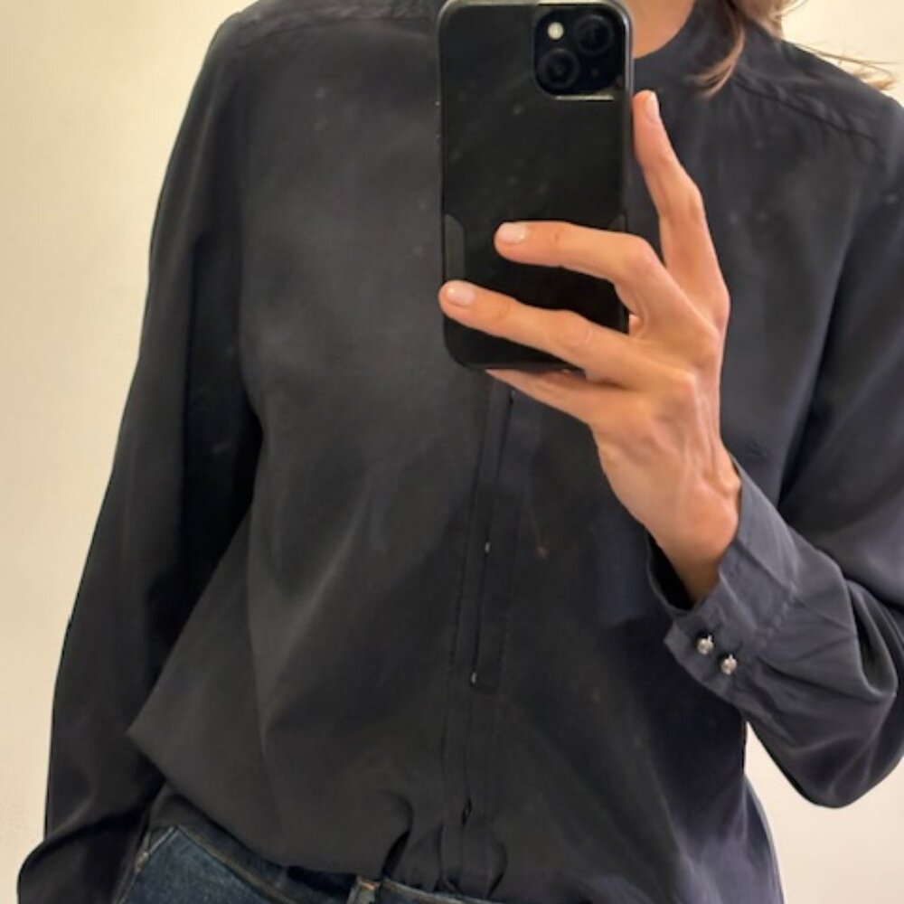 Clearout- 100% SILK EUC Anne Taylor Navy   l/S blouse sz 8